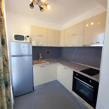 Luxury Two Bedrooms Paul Sеzanne Hiszarja