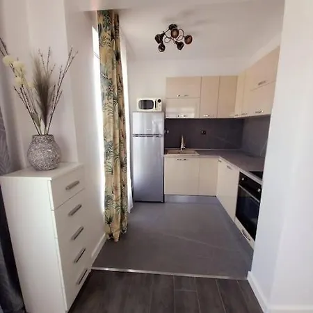 Apartment Luxury Two Bedrooms Paul Sеzanne Chissarja