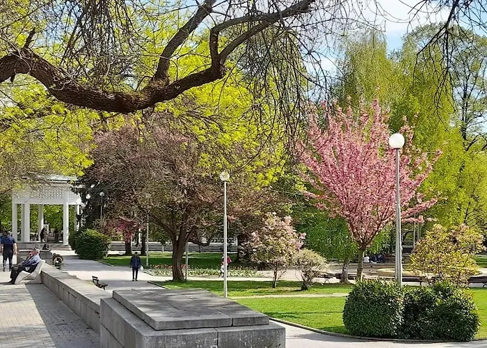 Lejlighed Luxury Two Bedrooms Paul Sеzanne Hisarya